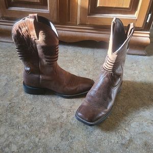 Mens size 8 Ariat boot
